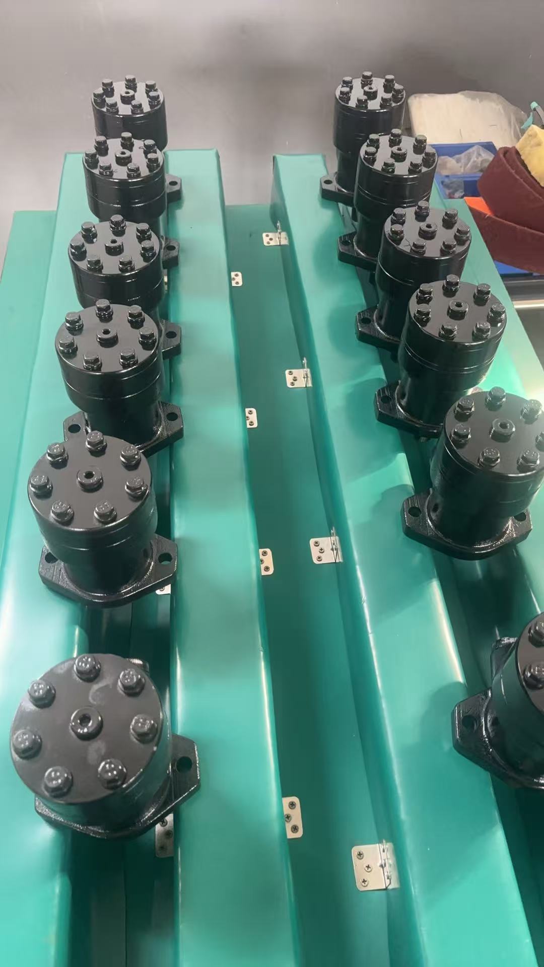 Come costruire una solida linea di difesa di qualità per i motori idraulici? Guarda la nostra raffinata produzione